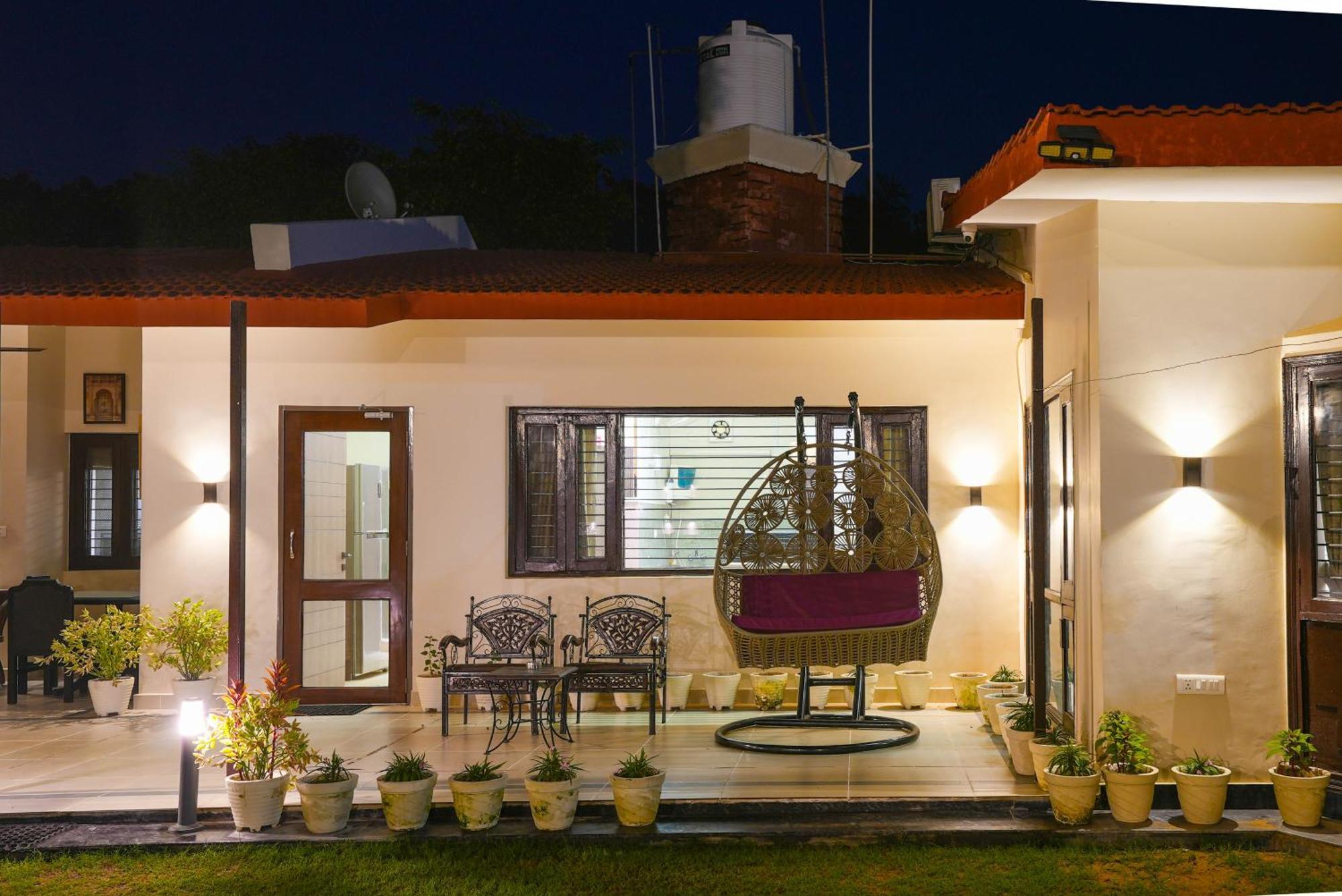 Farm The Retreat - With Private Pool Βίλα Manesar Εξωτερικό φωτογραφία